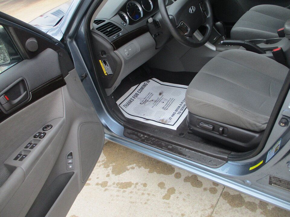 Used 2010 Hyundai Sonata GLS FWD image 23