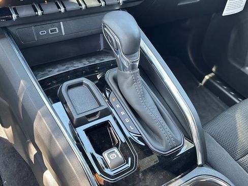 New 2026 GMC Canyon Elevation w/ Convenience Package image 16