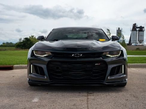 Used 2022 Chevrolet Camaro ZL1 RWD image 2