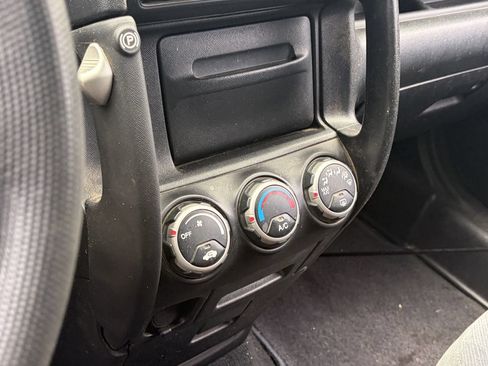 Used 2004 Honda CR-V EX image 12