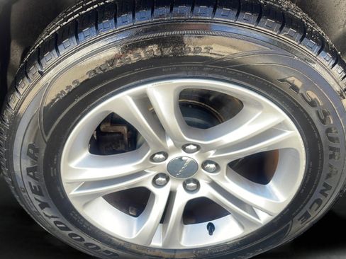 Used 2019 Dodge Charger SXT image 14