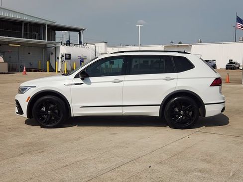 Used 2024 Volkswagen Tiguan SE R-Line FWD image 4