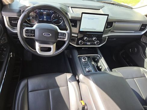 Used 2024 Ford Expedition XLT AWD/4WD image 10