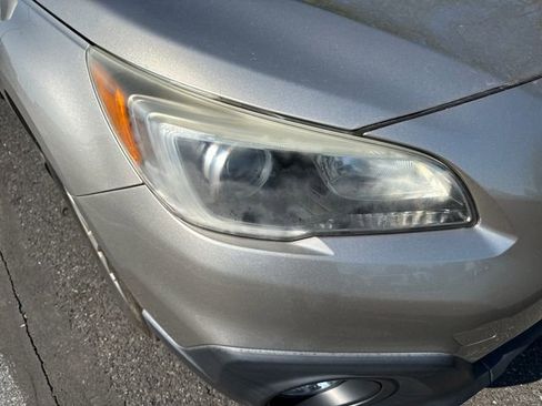 Used 2017 Subaru Outback 2.5i Premium AWD/4WD image 12