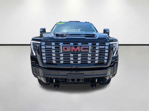 Used 2024 GMC Sierra 2500 Denali w/ Denali Reserve Package AWD/4WD image 3
