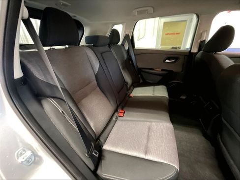 Used 2023 Nissan Rogue SV AWD/4WD image 16