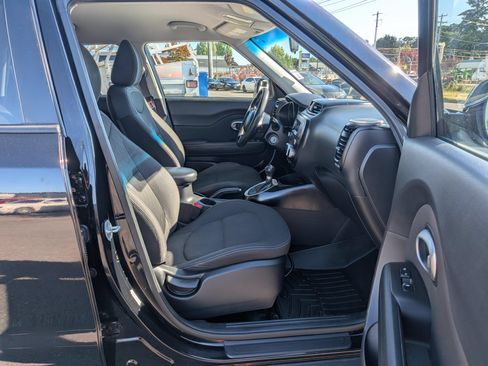 Used 2015 Kia Soul FWD image 7