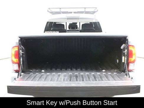 Used 2019 Toyota Tacoma TRD Sport image 13