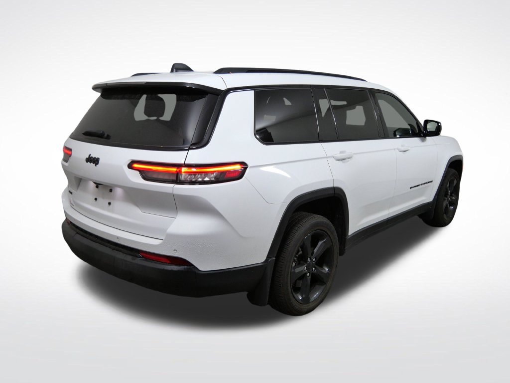Used 2024 Jeep Grand Cherokee L Altitude AWD/4WD image 3