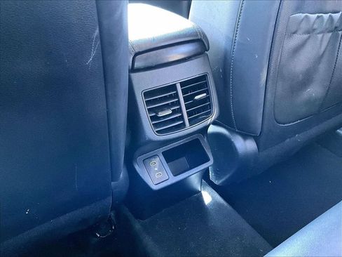 Used 2024 Kia Seltos EX AWD/4WD image 32