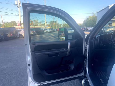 Used 2013 Chevrolet Silverado 1500 LT image 16