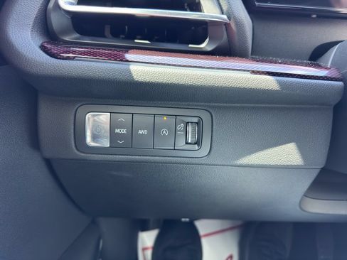 Used 2024 Chevrolet Traverse RS w/ LPO, Floor Liner Package AWD/4WD image 27