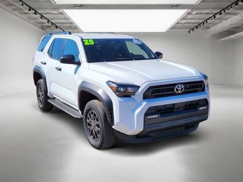 Used 2025 Toyota 4Runner SR5 AWD/4WD image 8