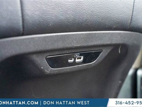 Used 2022 Chrysler Pacifica Touring-L image 24