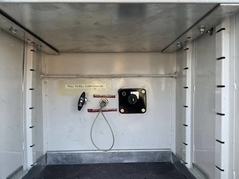 Used 2005 Ford F550 2WD Regular Cab Super Duty image 27