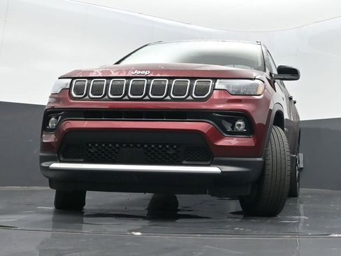 Certified 2022 Jeep Compass Limited image 32