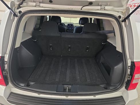 Used 2013 Jeep Patriot Latitude image 32