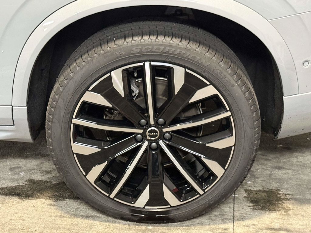 Used 2026 Volvo XC90 B6 Ultra AWD/4WD image 4