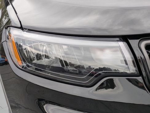 New 2026 Jeep Compass Latitude w/ Sun and Sound Group AWD/4WD image 16