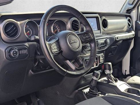 Used 2022 Jeep Gladiator Sport image 9