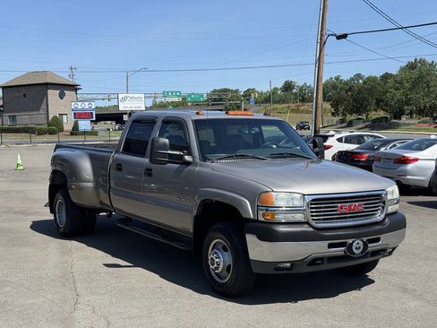 Used 2002 GMC Sierra 3500 4x4 Crew Cab w/ SLT Marketing Option Pkg image 2
