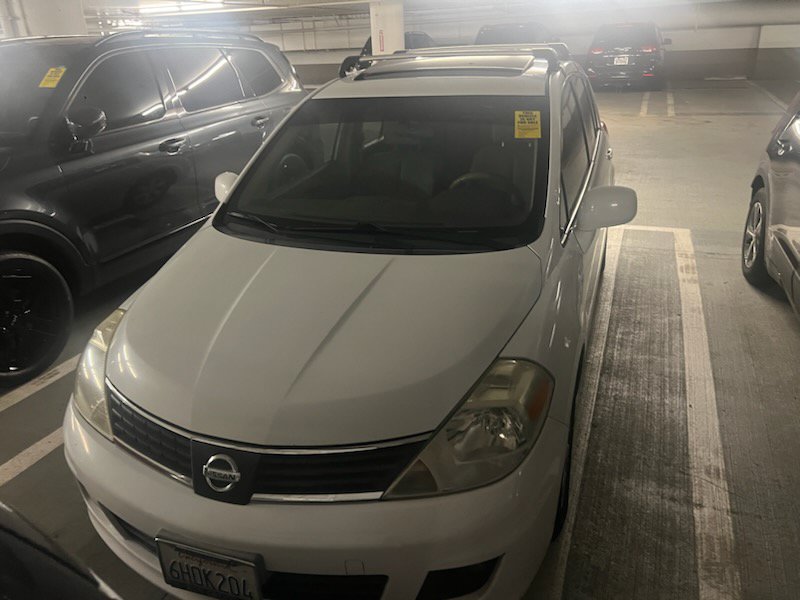 Used 2009 Nissan Versa Hatchback w/ Sport Pkg FWD image 5