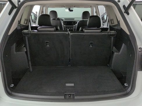 Certified 2022 Volkswagen Atlas SE w/ Black Wheel Package image 33