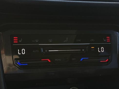 Certified 2024 Volkswagen Tiguan SE R-Line image 13