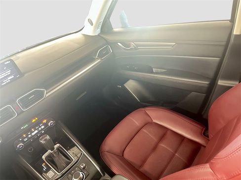 Used 2021 MAZDA CX-5 Carbon Edition image 25