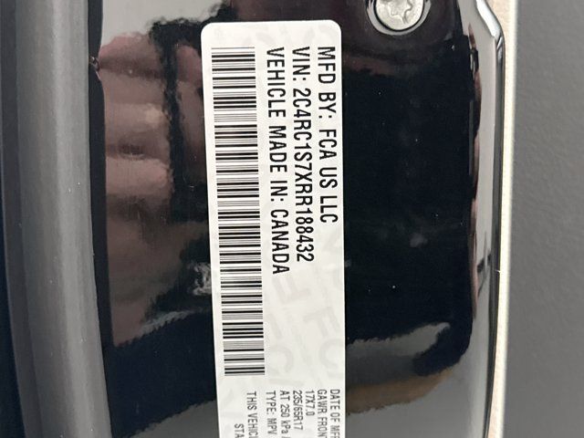 Used 2024 Chrysler Pacifica Limited FWD image 12