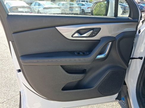Used 2024 Chevrolet Blazer LT FWD image 19