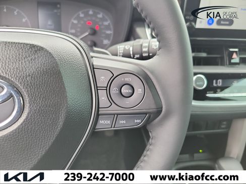 Used 2024 Toyota Corolla Cross AWD Hybrid image 21