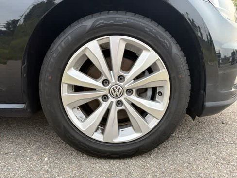 Used 2019 Volkswagen Golf SE FWD image 7