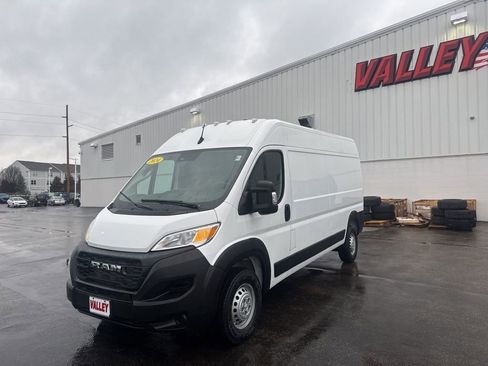 Used 2024 RAM ProMaster 2500 image 3