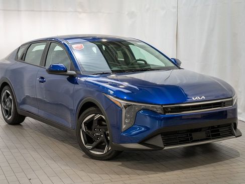 New 2025 Kia K4 EX image 1