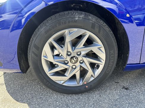 New 2025 Hyundai Elantra Blue image 11