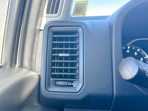 Used 2022 Nissan Frontier S image 39