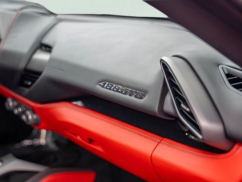 Used 2016 Ferrari 488 GTB RWD image 29