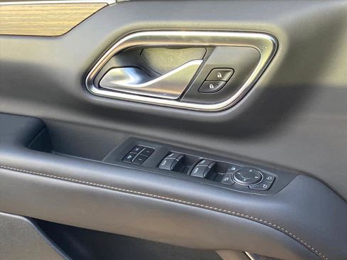 Used 2022 Chevrolet Suburban High Country image 22