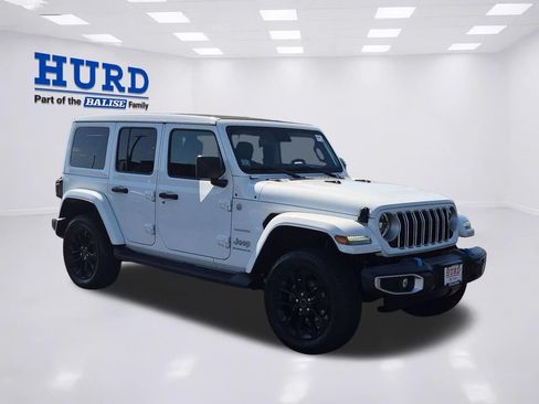 Used 2024 Jeep Wrangler Unlimited Sahara w/ Technology Group AWD/4WD image 1