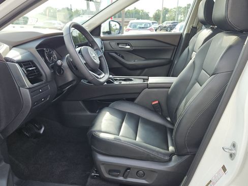Used 2023 Nissan Rogue SL w/ SL Premium Package FWD image 3