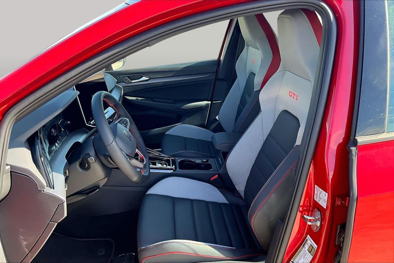 New 2026 Volkswagen GTI SE FWD image 9