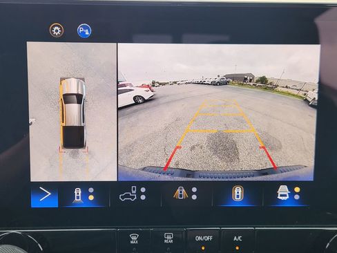 Certified 2023 Chevrolet Colorado Trail Boss w/ Technology Package image 18