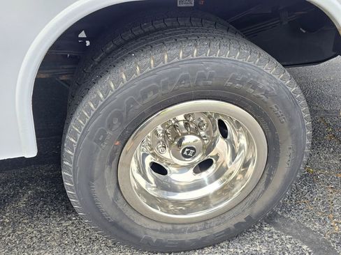 Used 2016 RAM 3500 Tradesman w/ Chrome Appearance Group RWD image 11