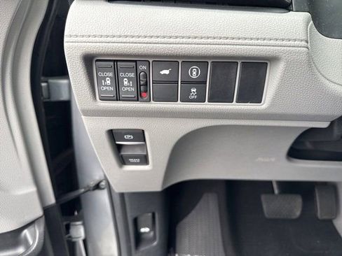 Used 2024 Honda Odyssey EX-L image 17