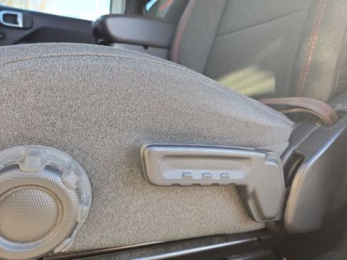 Used 2024 Jeep Wrangler Unlimited Rubicon image 13