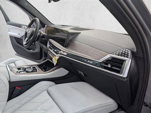 New 2026 BMW X5 xDrive50e image 18
