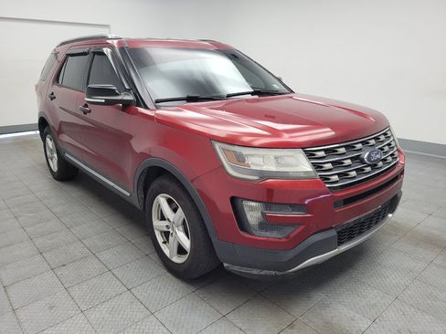 Used 2016 Ford Explorer XLT w/ Equipment Group 201A AWD/4WD image 13