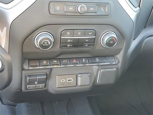 Used 2025 Chevrolet Silverado 2500 Custom w/ Custom Value Package image 17