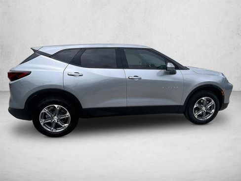 Used 2023 Chevrolet Blazer LT FWD image 5